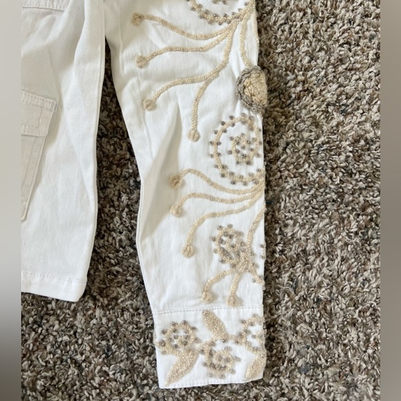 Alma Soul Peru Handcrafted Embroidered White Denim Jacket - Picture 2 of 8